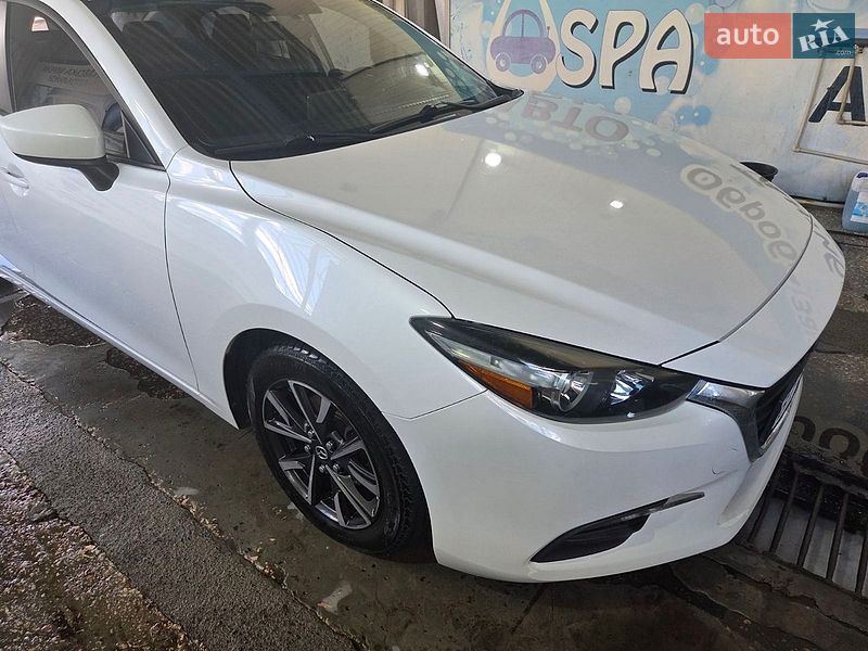 Седан Mazda 3 2016 в Полтаве
