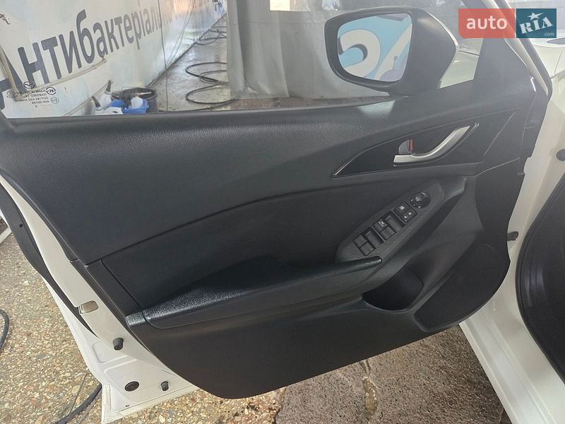 Седан Mazda 3 2016 в Полтаве