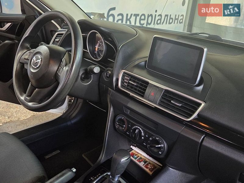 Седан Mazda 3 2016 в Полтаве