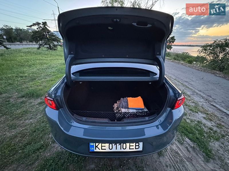 Седан Mazda 3 2022 в Днепре