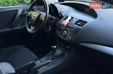 Хетчбек Mazda 3 2012 в Чернігові