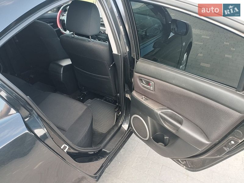 Седан Mazda 3 2007 в Ужгороде