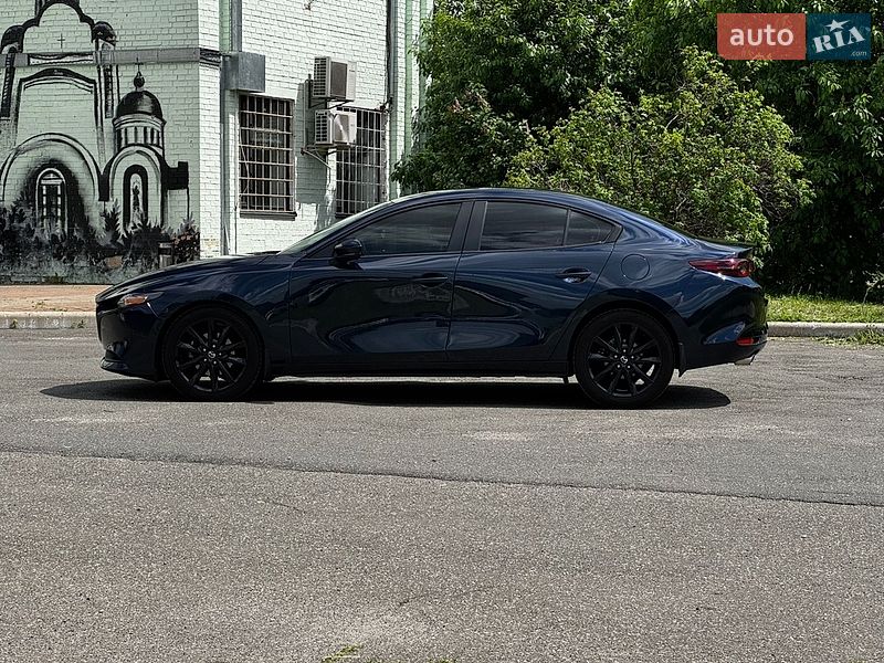 Седан Mazda 3 2019 в Киеве