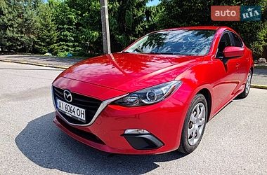 Седан Mazda 3 2016 в Киеве