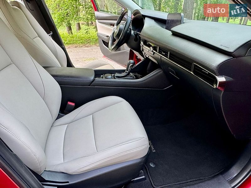 Седан Mazda 3 2019 в Киеве