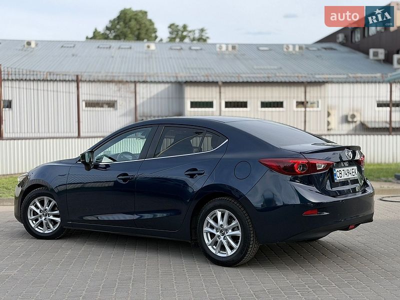 Седан Mazda 3 2017 в Киеве