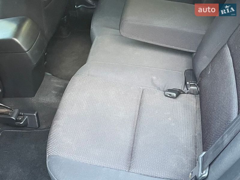 Седан Mazda 3 2006 в Днепре
