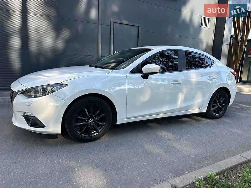 Седан Mazda 3 2014 в Киеве