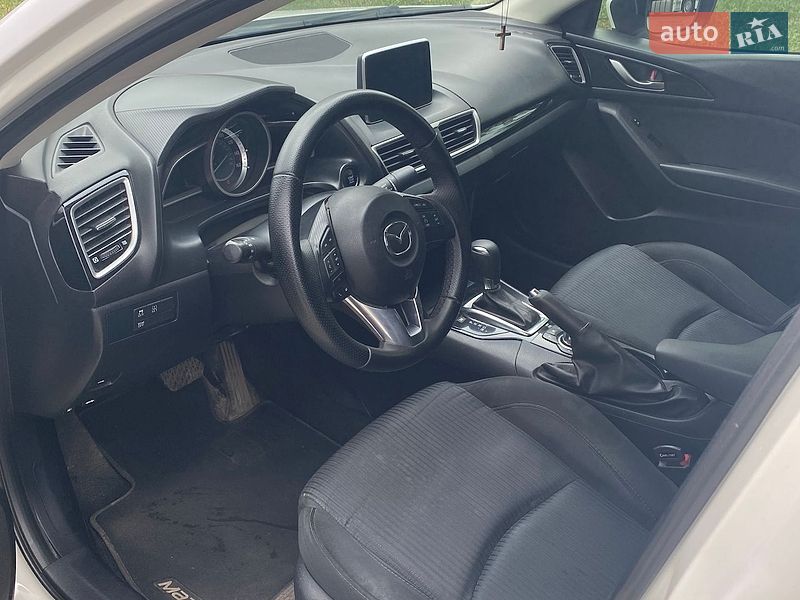 Седан Mazda 3 2016 в Самарі