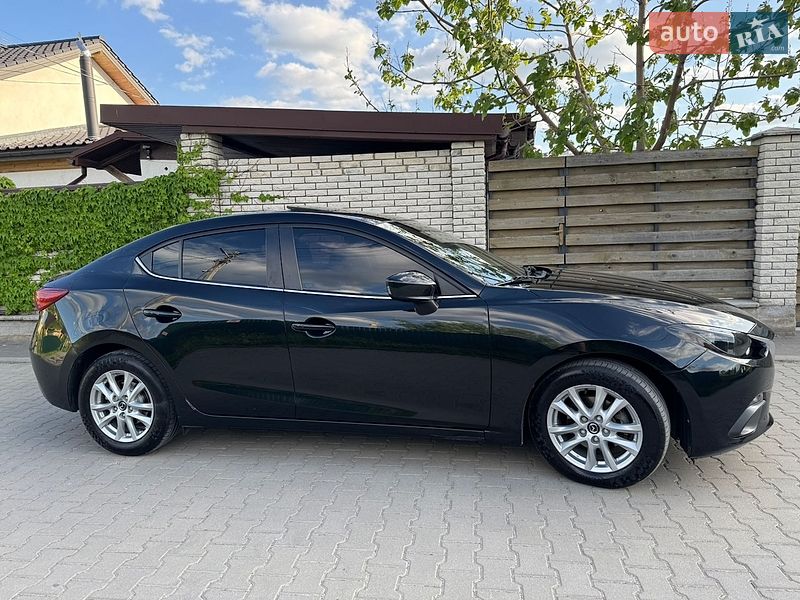 Седан Mazda 3 2013 в Виннице