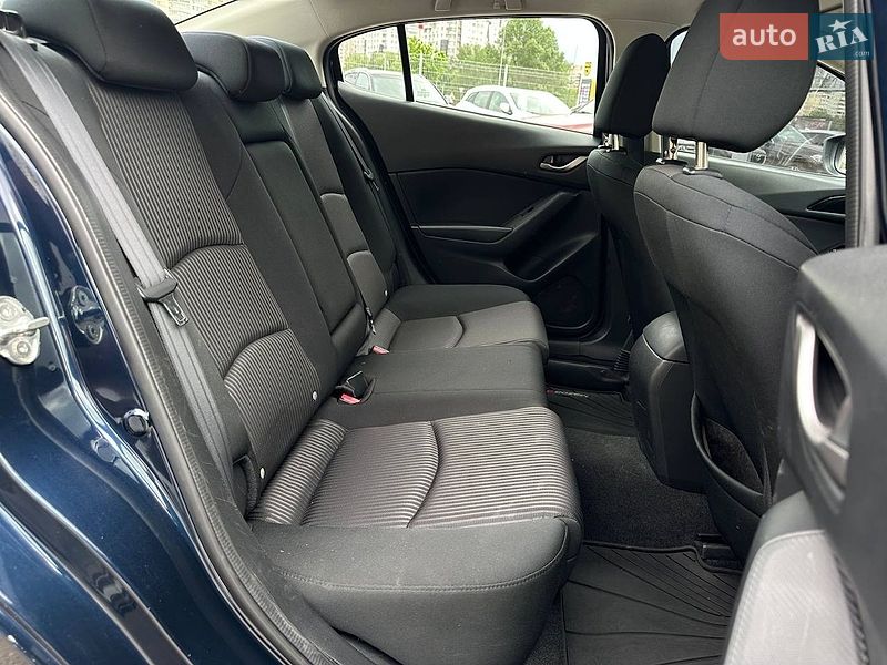 Седан Mazda 3 2013 в Киеве