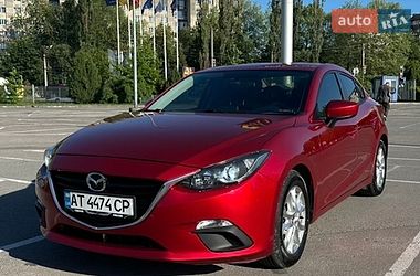 Седан Mazda 3 2015 в Ивано-Франковске