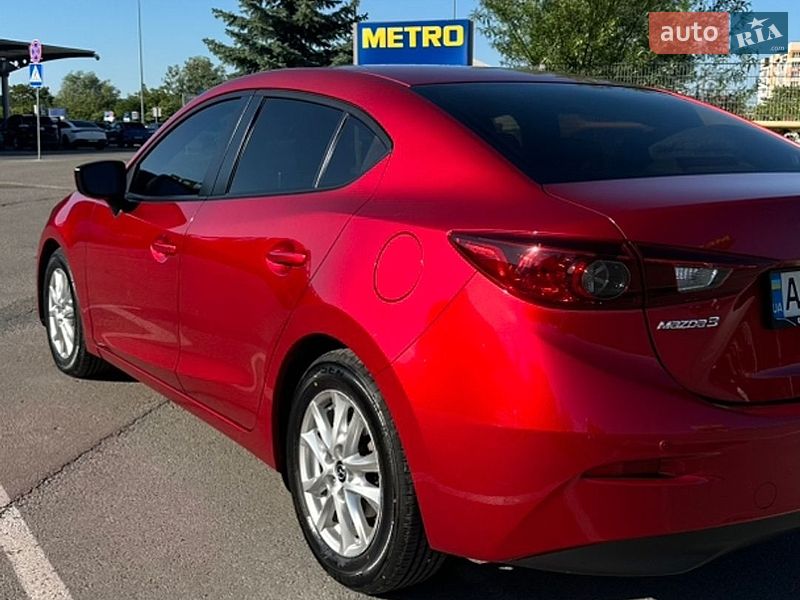 Седан Mazda 3 2015 в Ивано-Франковске
