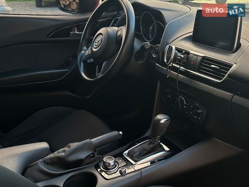 Седан Mazda 3 2015 в Ивано-Франковске