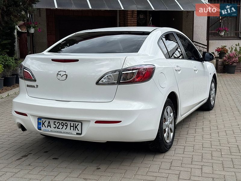 Седан Mazda 3 2011 в Львові