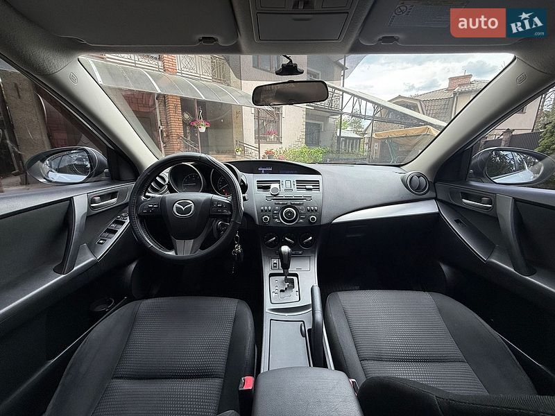 Седан Mazda 3 2011 в Львові