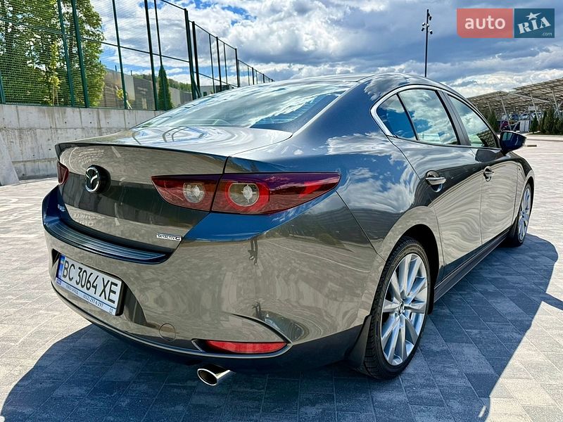 Седан Mazda 3 2023 в Львові