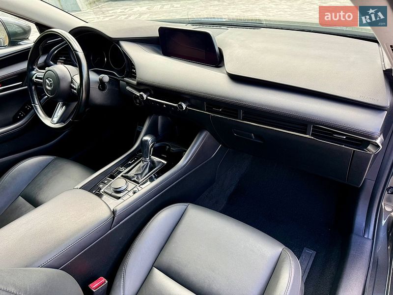 Седан Mazda 3 2023 в Львові