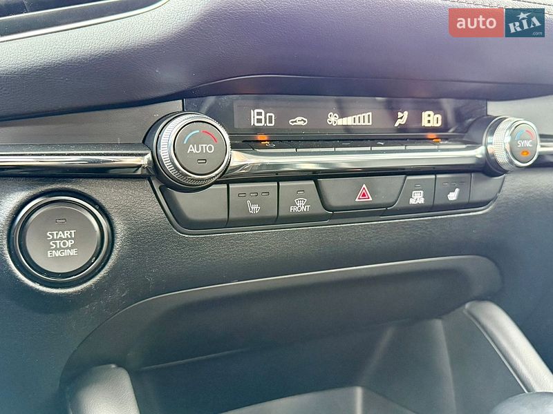 Седан Mazda 3 2023 в Львові