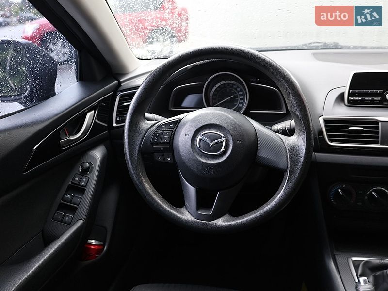 Седан Mazda 3 2014 в Киеве