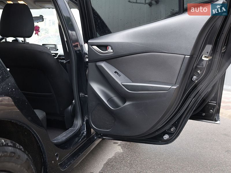 Седан Mazda 3 2014 в Киеве