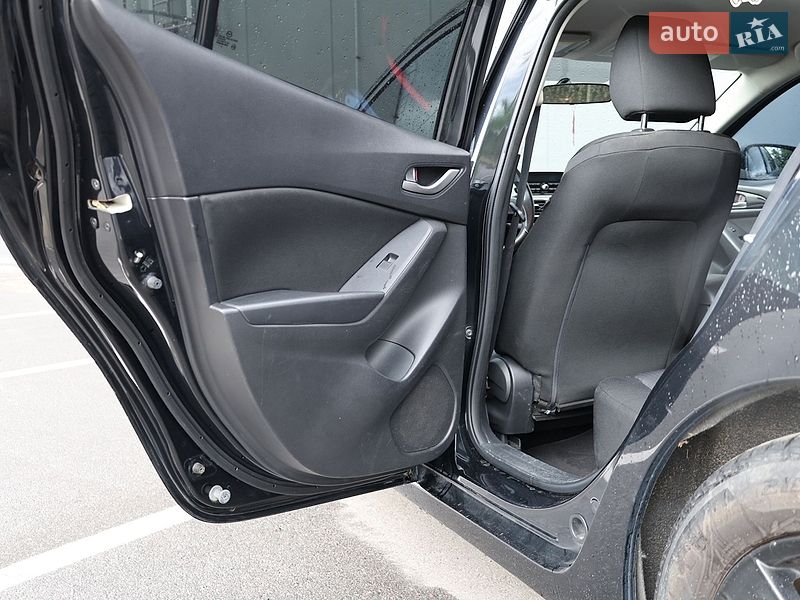 Седан Mazda 3 2014 в Киеве