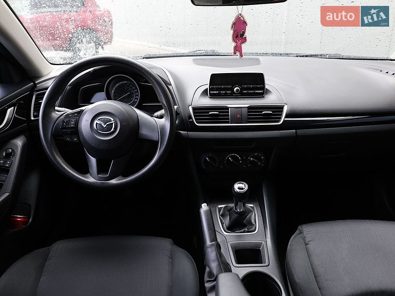 Седан Mazda 3 2014 в Киеве