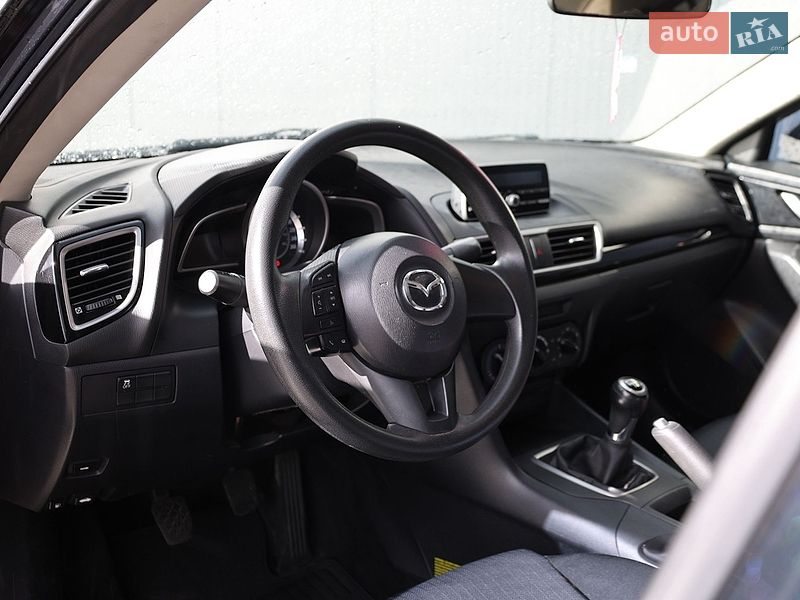 Седан Mazda 3 2014 в Киеве