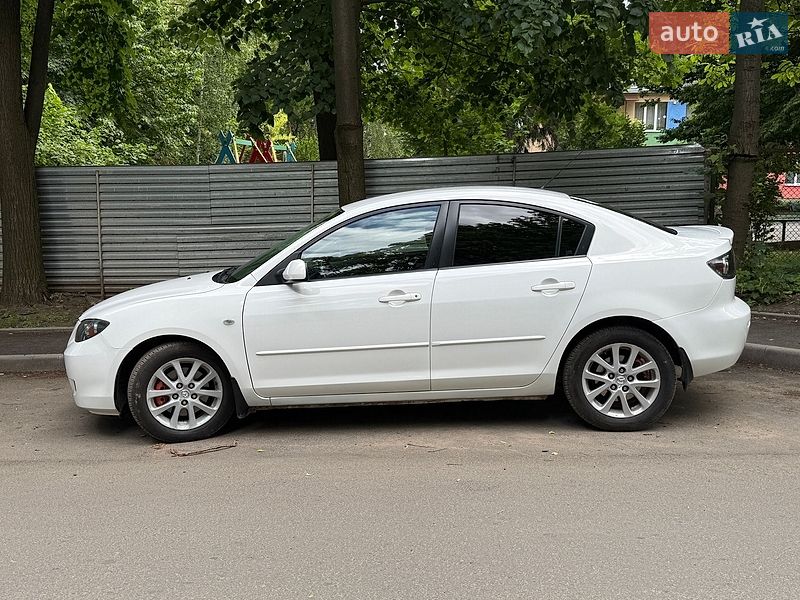 Седан Mazda 3 2008 в Черновцах