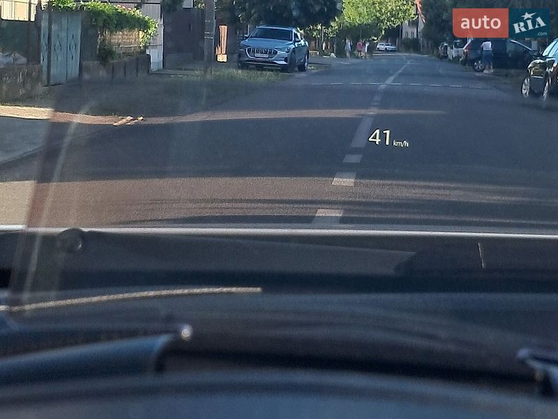 Седан Mazda 3 2017 в Ужгороде