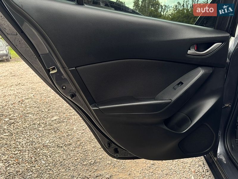 Хетчбек Mazda 3 2016 в Харкові