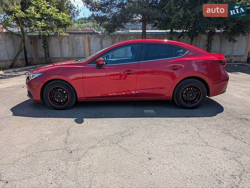 Седан Mazda 3 2016 в Львові