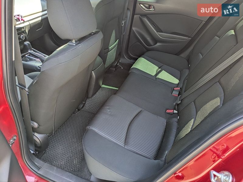 Седан Mazda 3 2016 в Львове