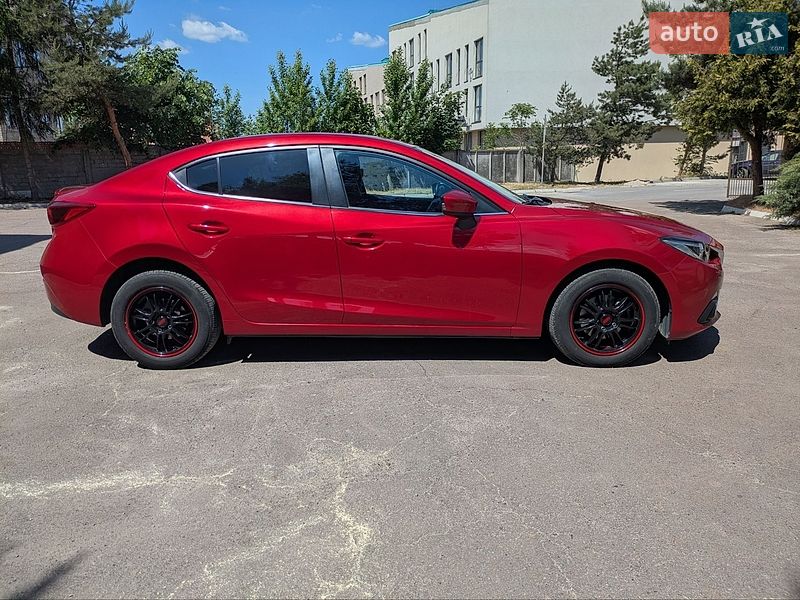 Седан Mazda 3 2016 в Львове