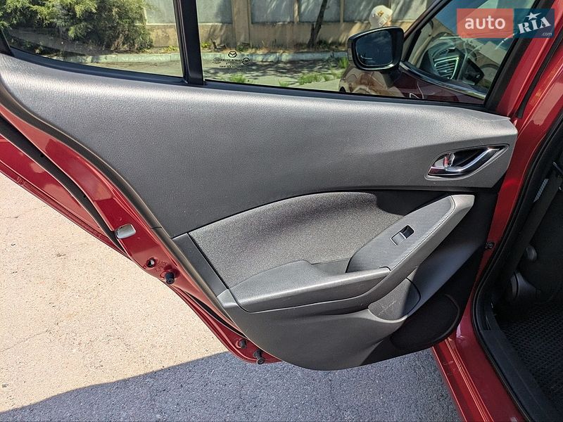 Седан Mazda 3 2016 в Львове