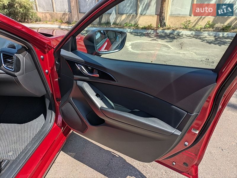 Седан Mazda 3 2016 в Львове