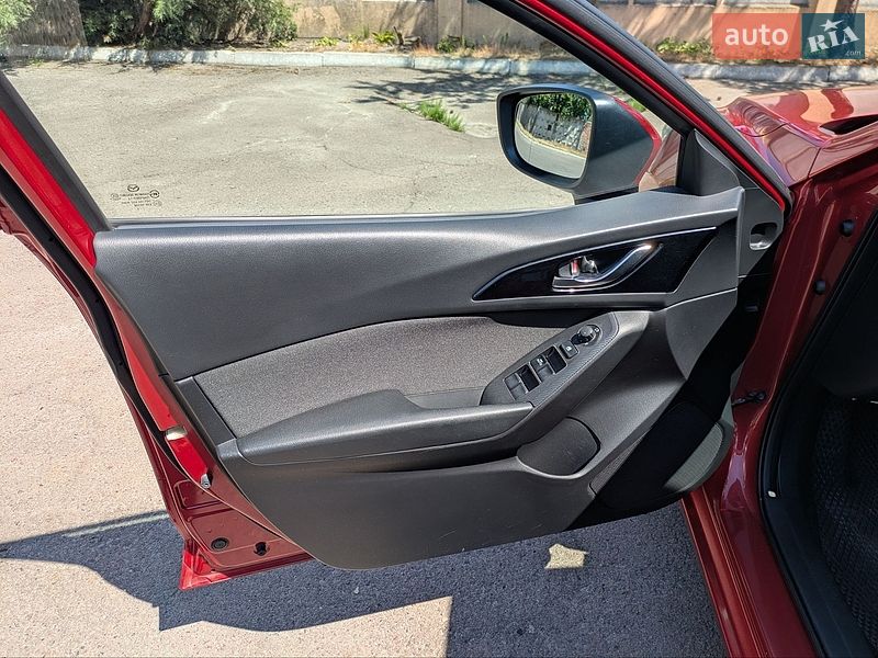 Седан Mazda 3 2016 в Львове