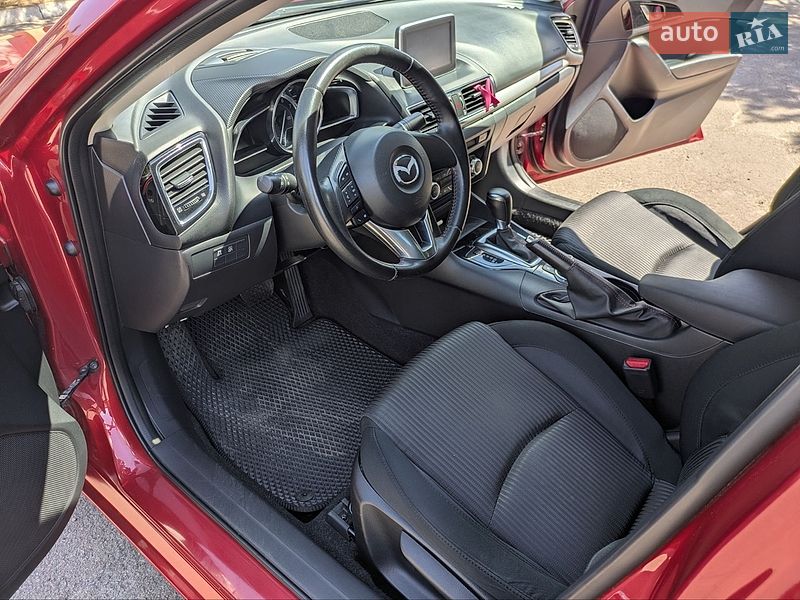 Седан Mazda 3 2016 в Львове