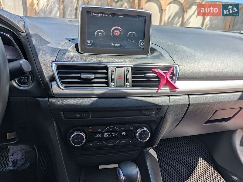 Седан Mazda 3 2016 в Львове