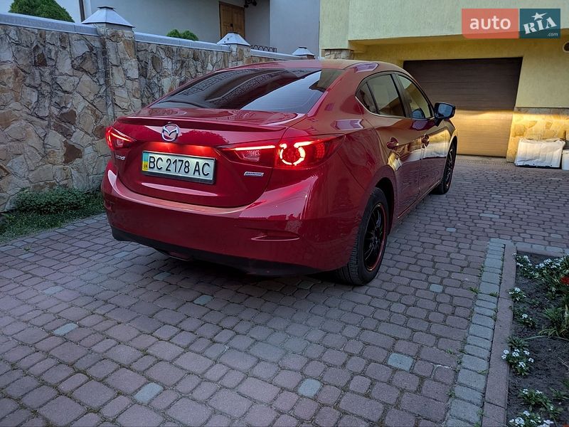 Седан Mazda 3 2016 в Львове