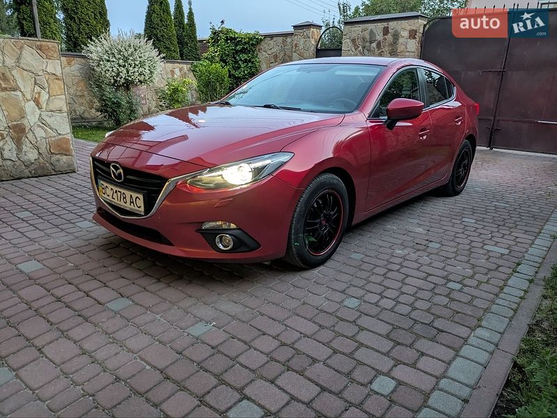 Седан Mazda 3 2016 в Львове