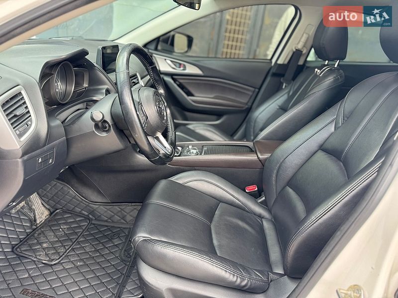 Седан Mazda 3 2018 в Києві