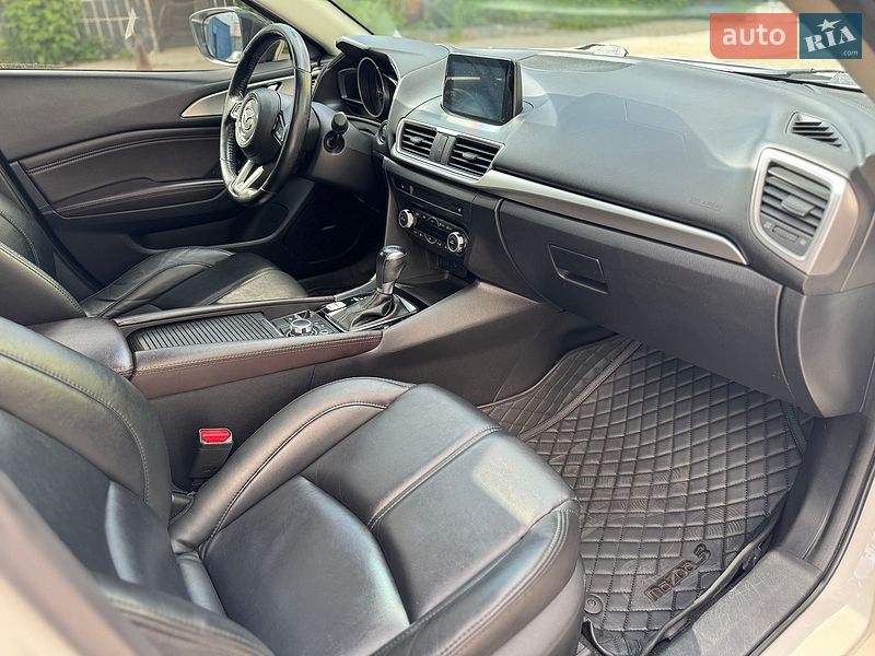Седан Mazda 3 2018 в Києві