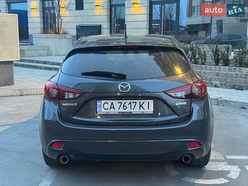 Хэтчбек Mazda 3 2015 в Умани