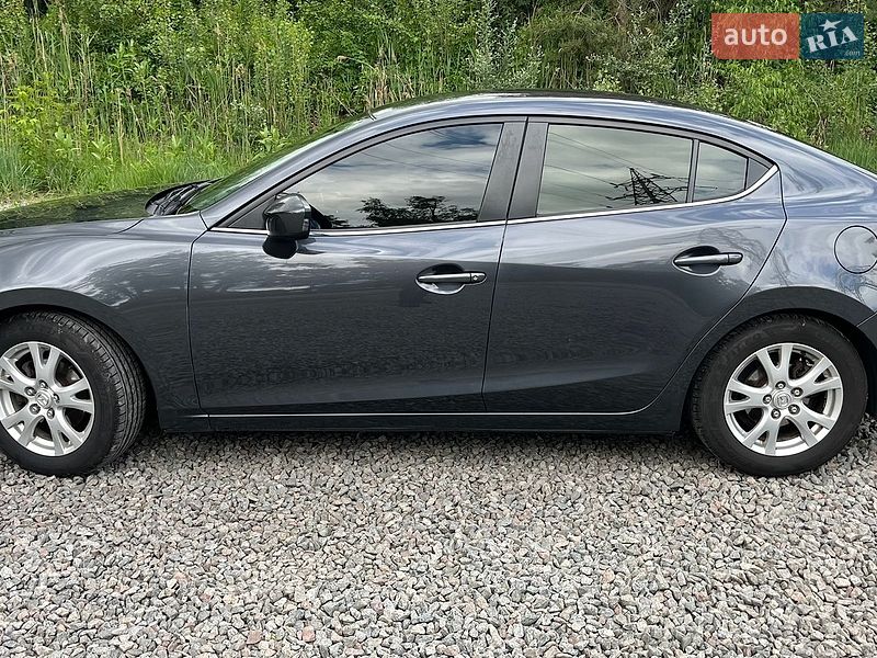 Седан Mazda 3 2016 в Києві