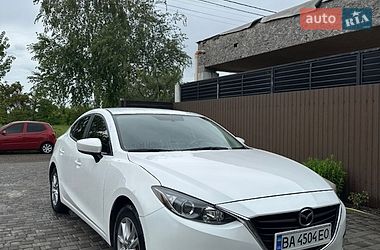 Седан Mazda 3 2016 в Днепре