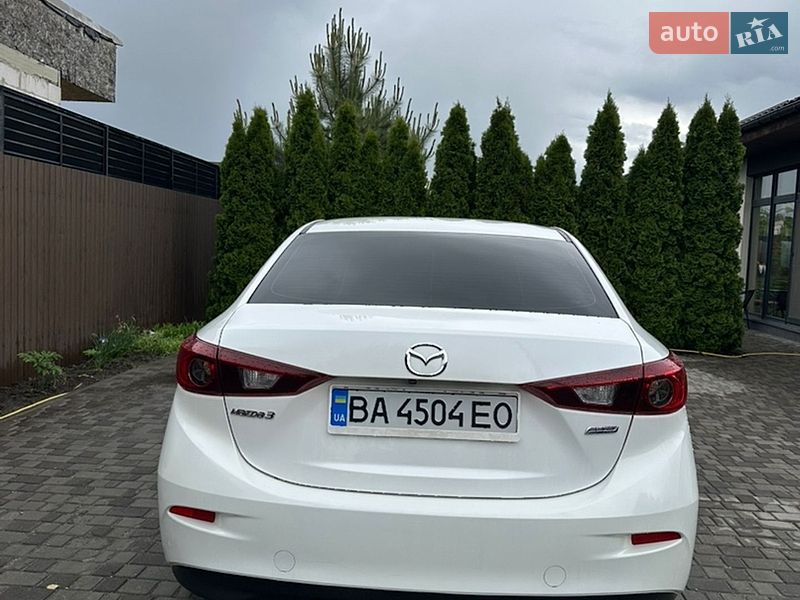 Седан Mazda 3 2016 в Днепре