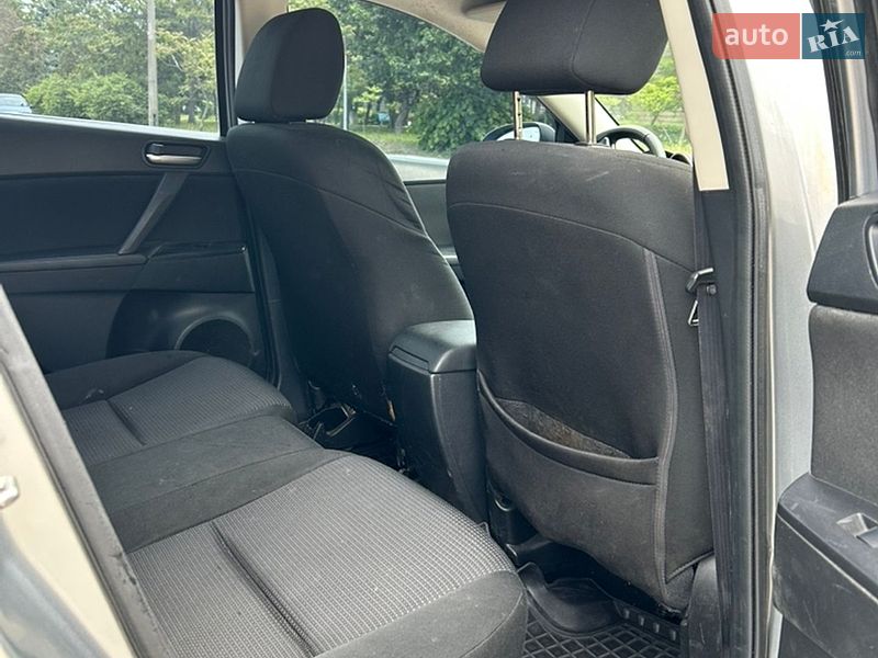 Седан Mazda 3 2013 в Киеве
