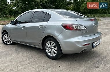 Седан Mazda 3 2013 в Киеве