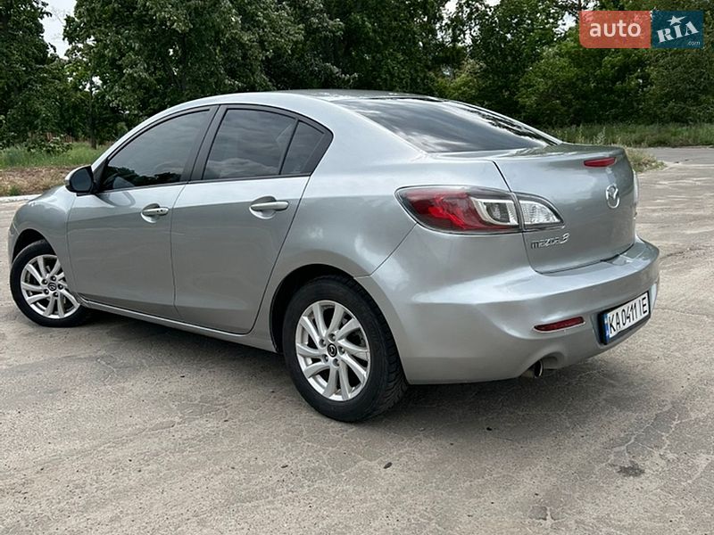 Седан Mazda 3 2013 в Киеве
